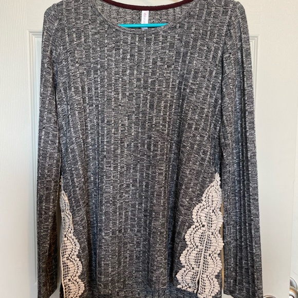 Women’s Long Sleeve t-shirt!! - Picture 1 of 7